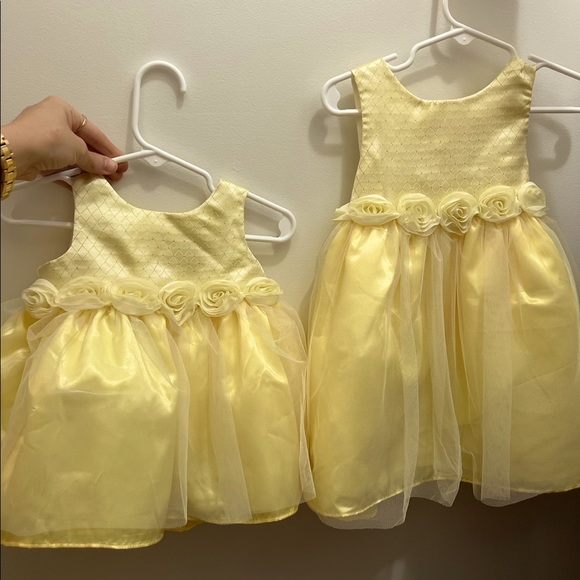 Lot Toddler girl clothes 18months-2T,24 months. The Minnie...